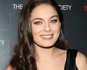 Alexa Davalos